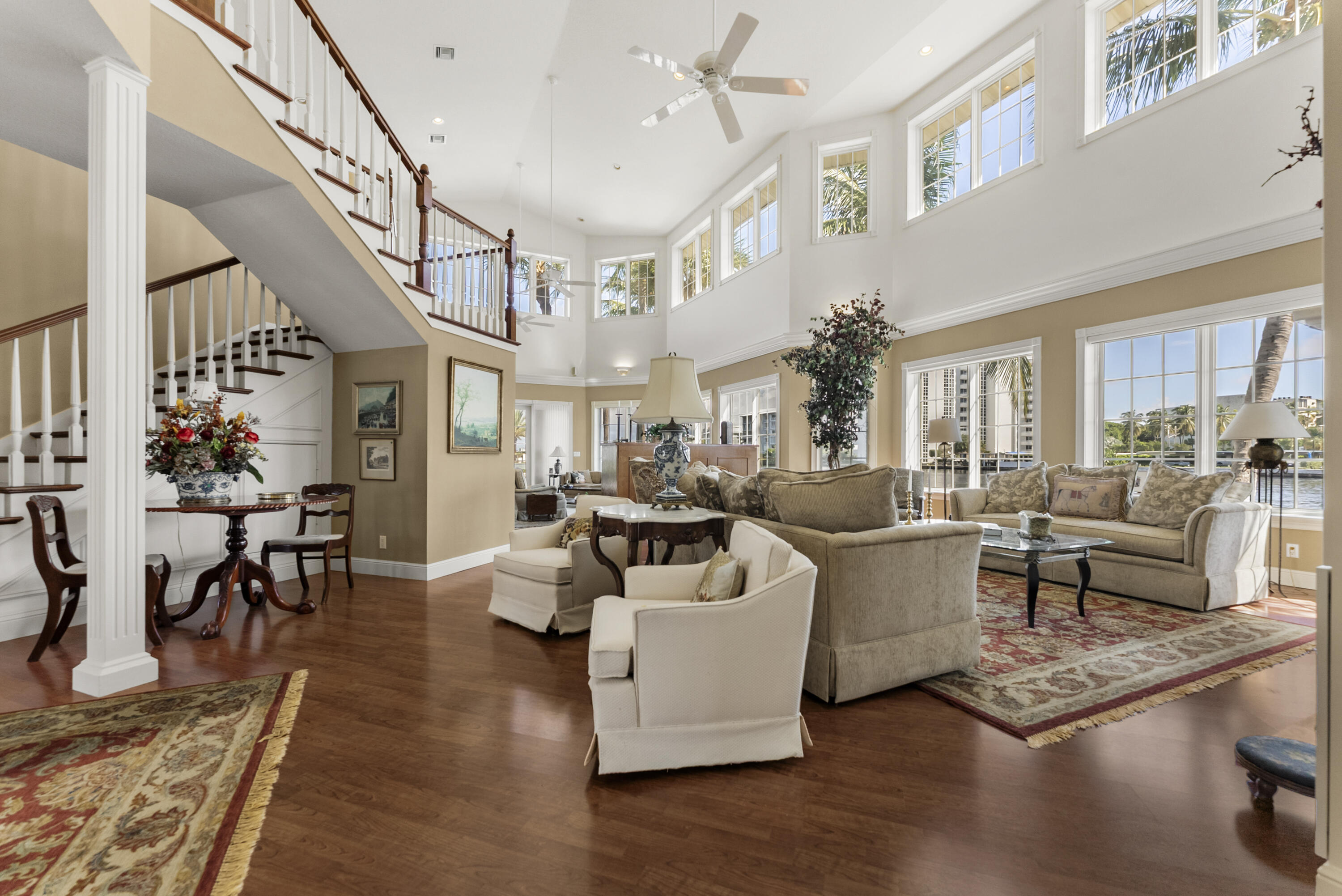 975 DOGWOOD Drive