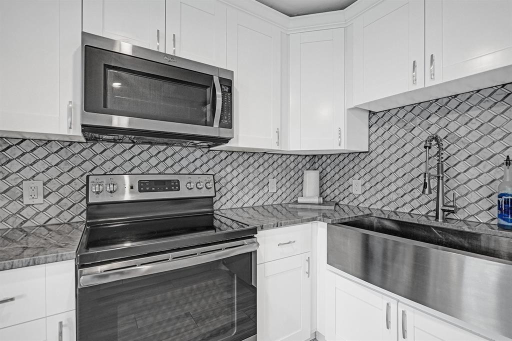 1033 Lincoln B