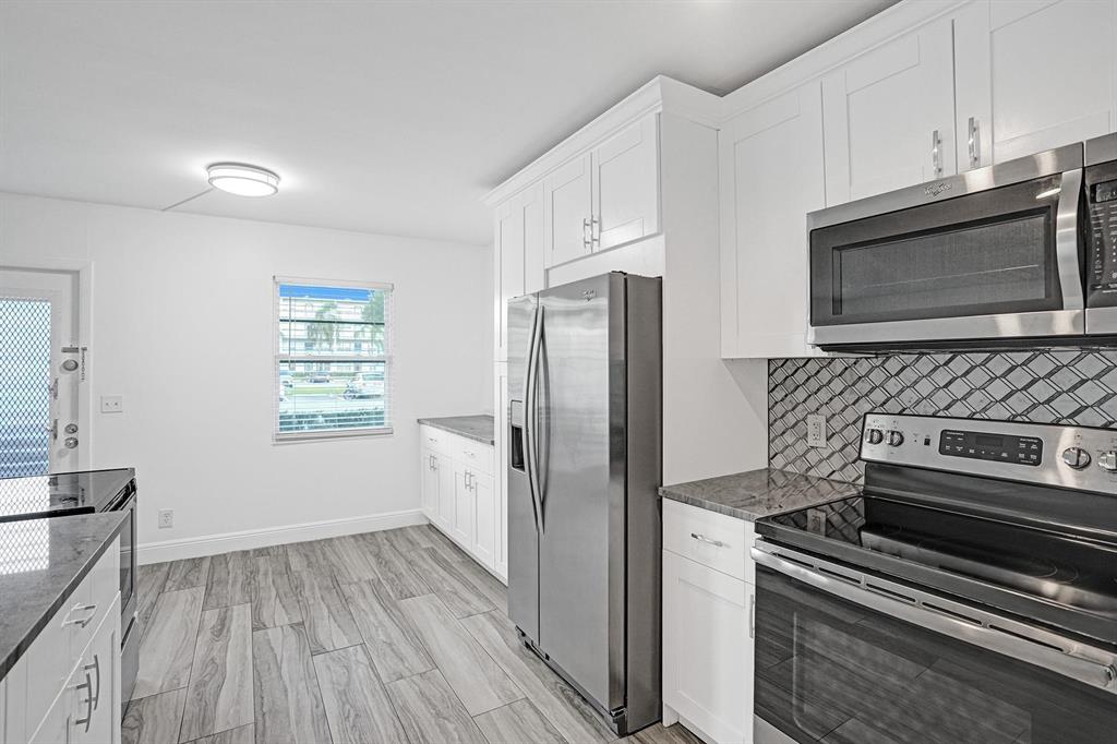 1033 Lincoln B
