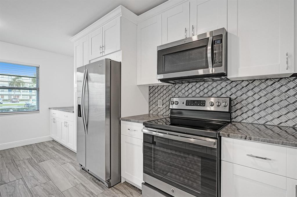 1033 Lincoln B