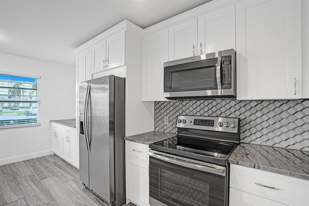 1033 Lincoln B