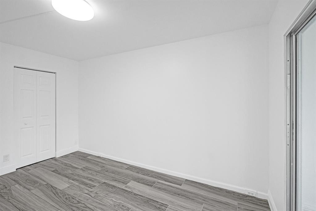 1033 Lincoln B