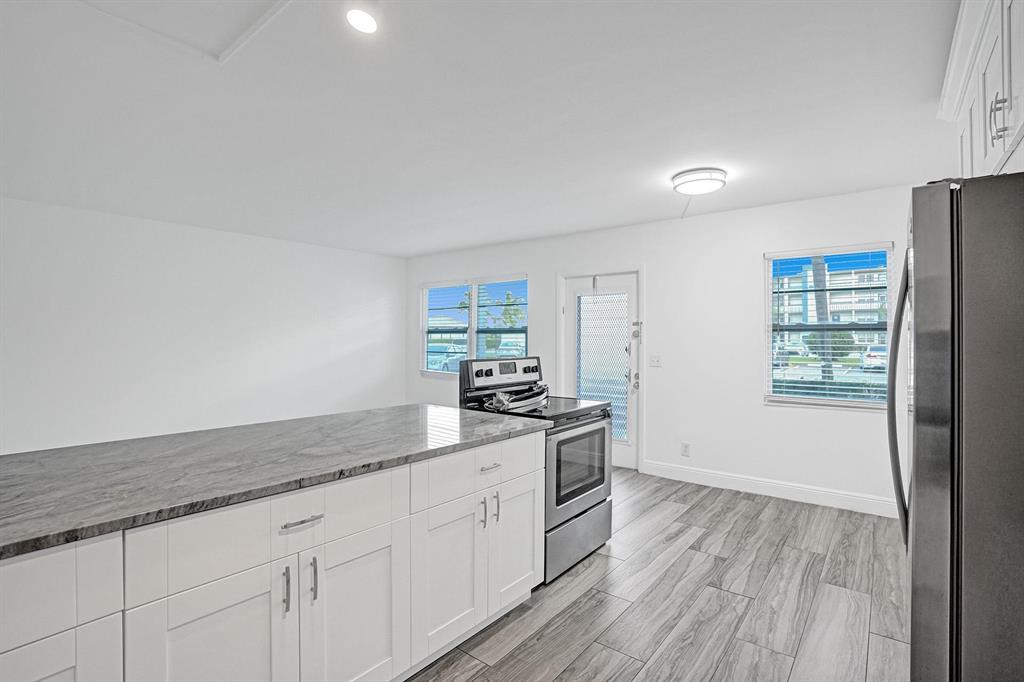 1033 Lincoln B