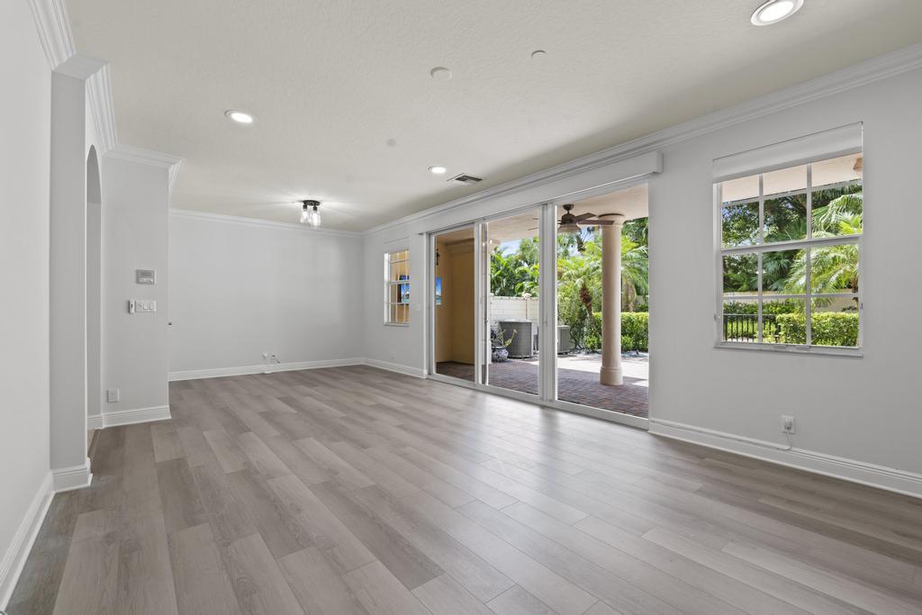 616 NE Francesca Lane NE