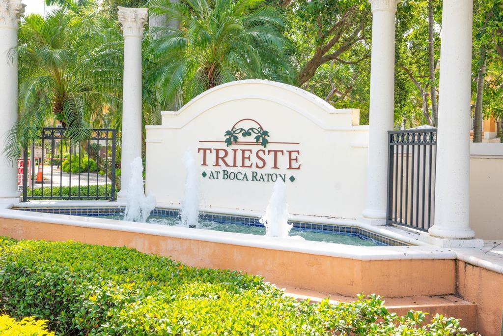 616 NE Francesca Lane NE