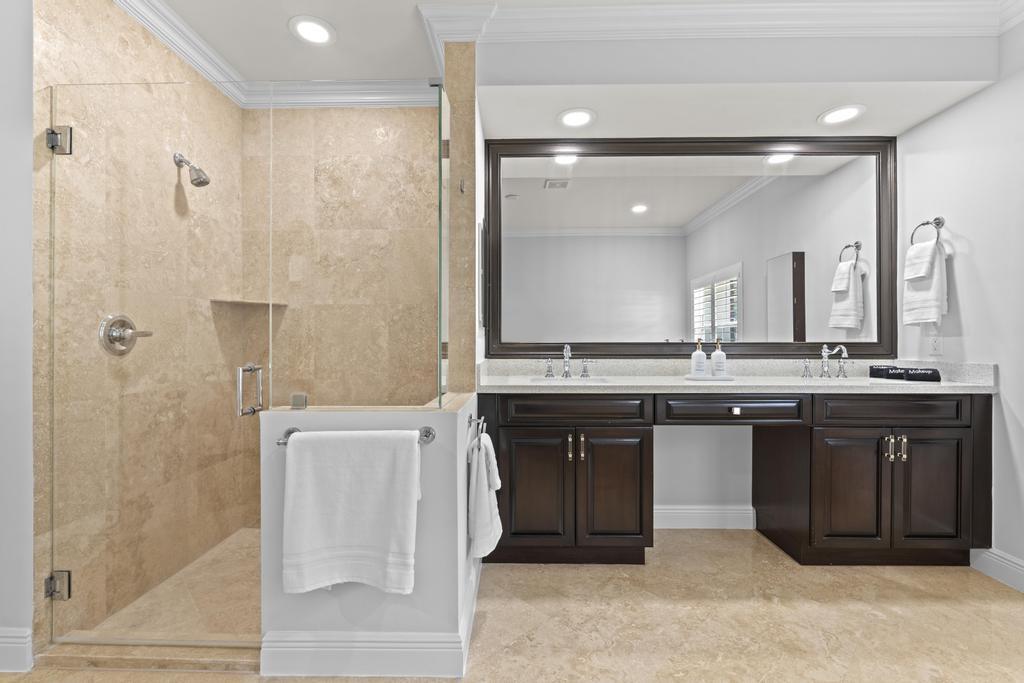 616 NE Francesca Lane NE