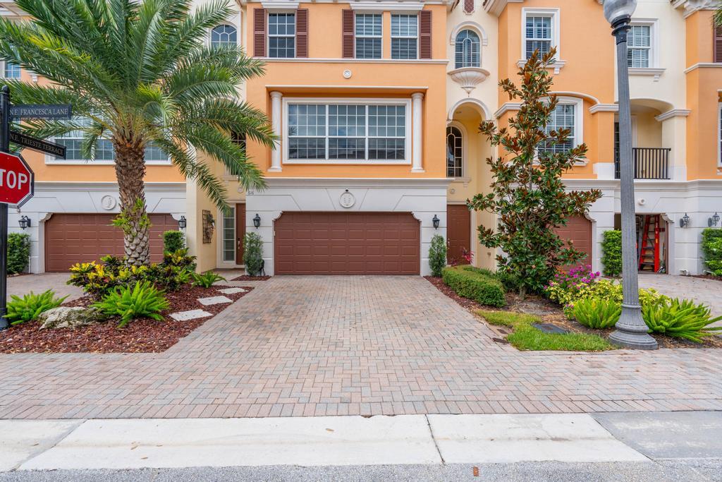 616 NE Francesca Lane NE