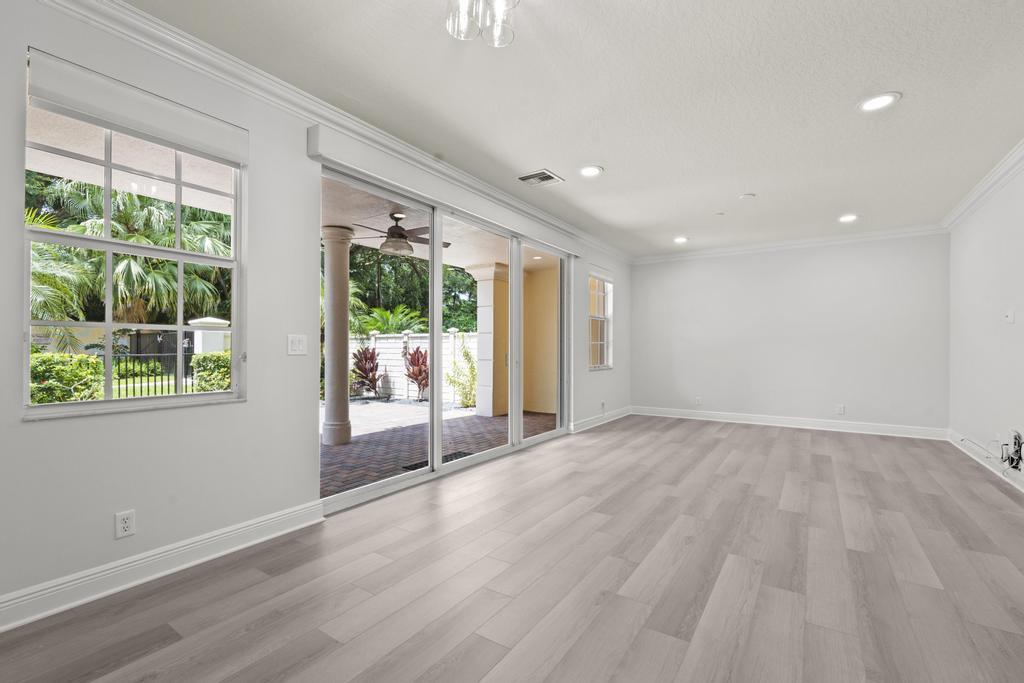 616 NE Francesca Lane NE