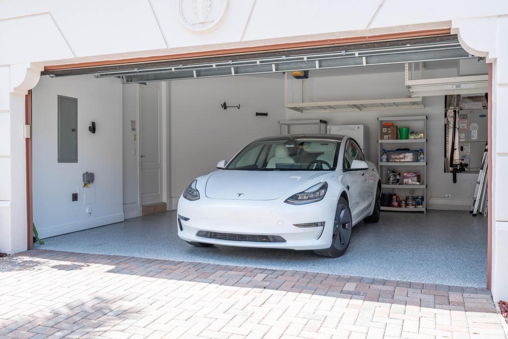 616 NE Francesca Lane NE