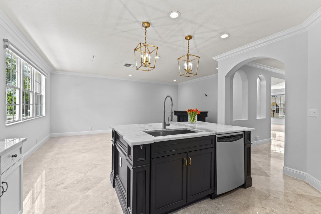 616 NE Francesca Lane NE