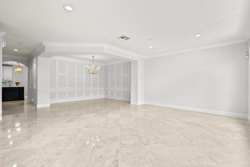 616 NE Francesca Lane NE