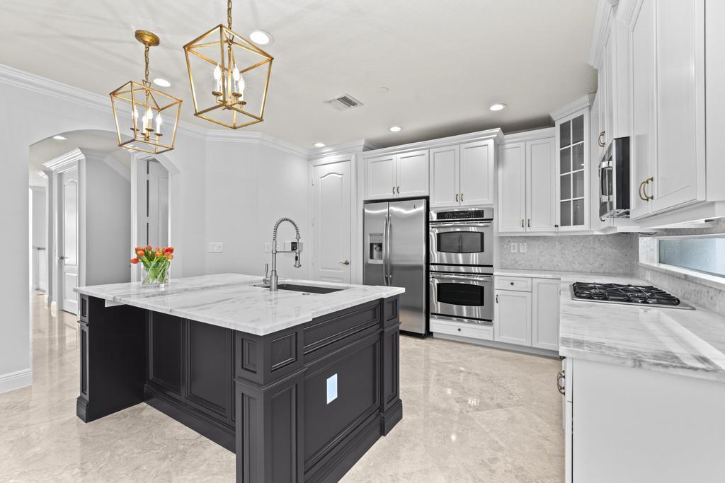 616 NE Francesca Lane NE