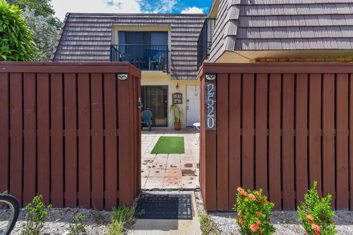 2520 SW 15th Street Unit: 2520