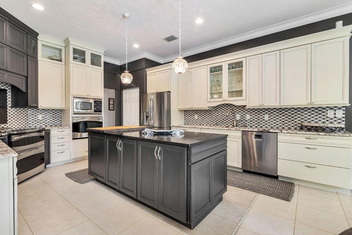 14819 Broken Arrow Place