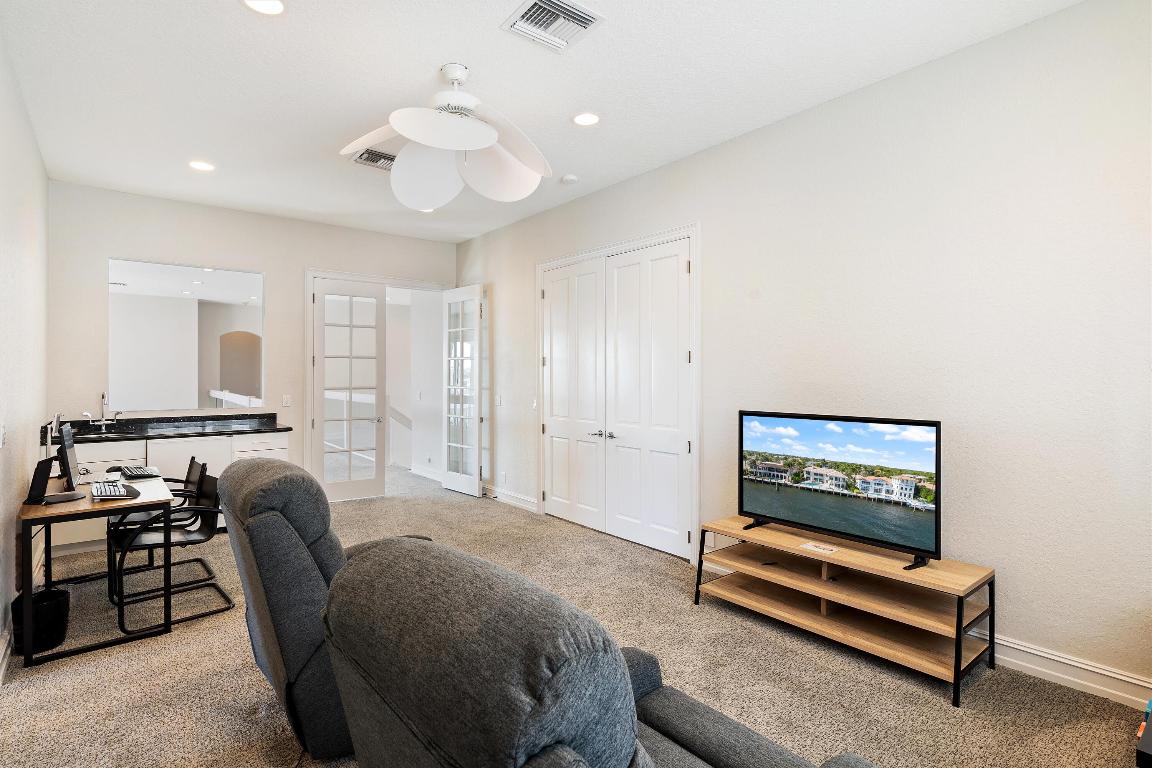 660 Golden Harbour Drive