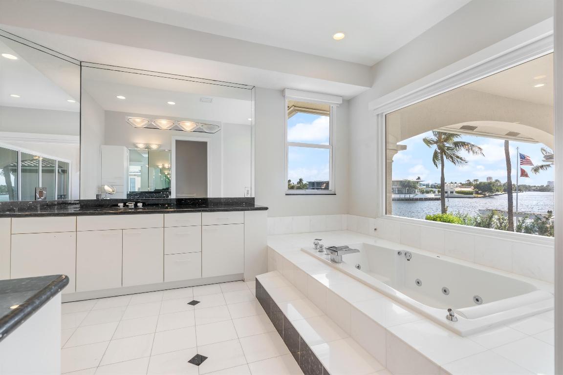 660 Golden Harbour Drive