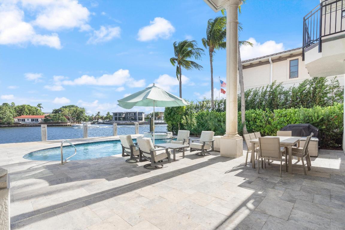 660 Golden Harbour Drive