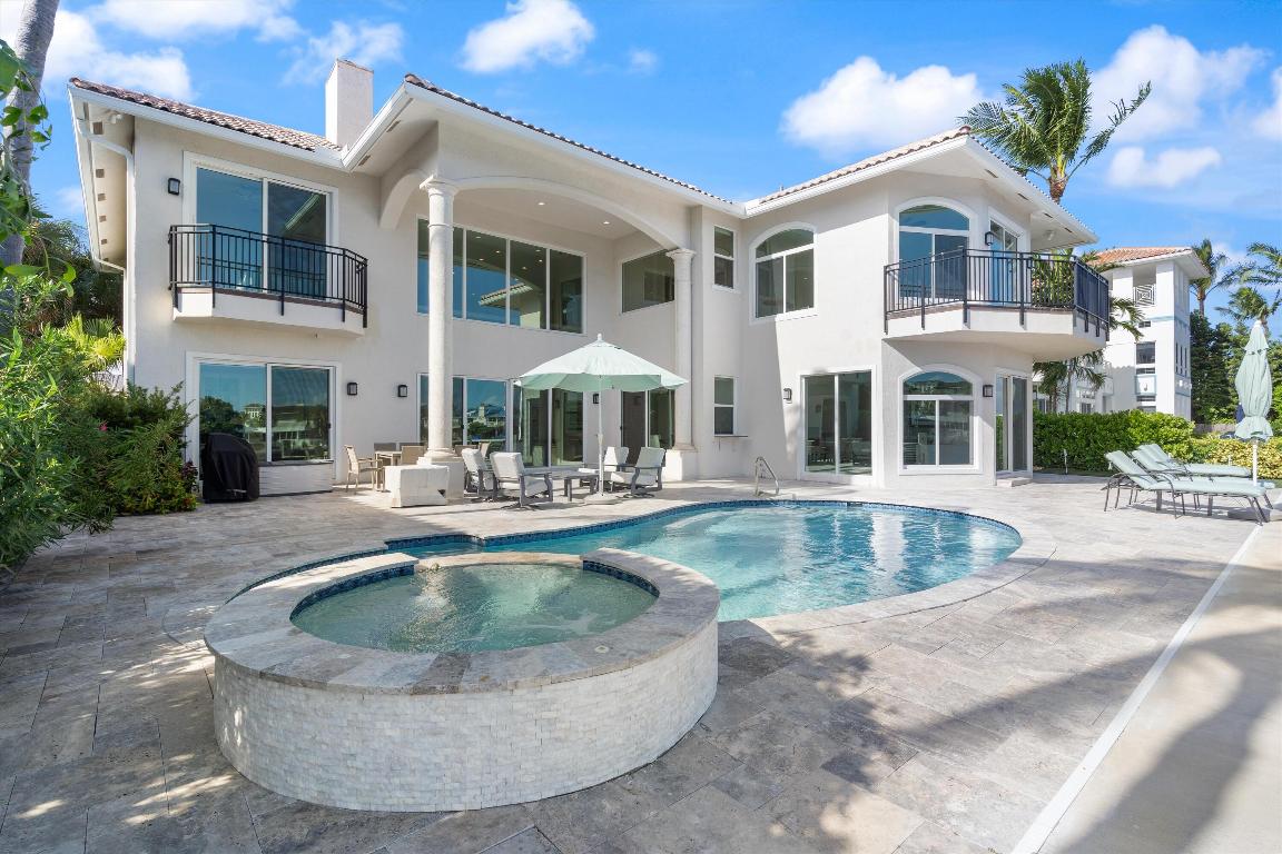 660 Golden Harbour Drive