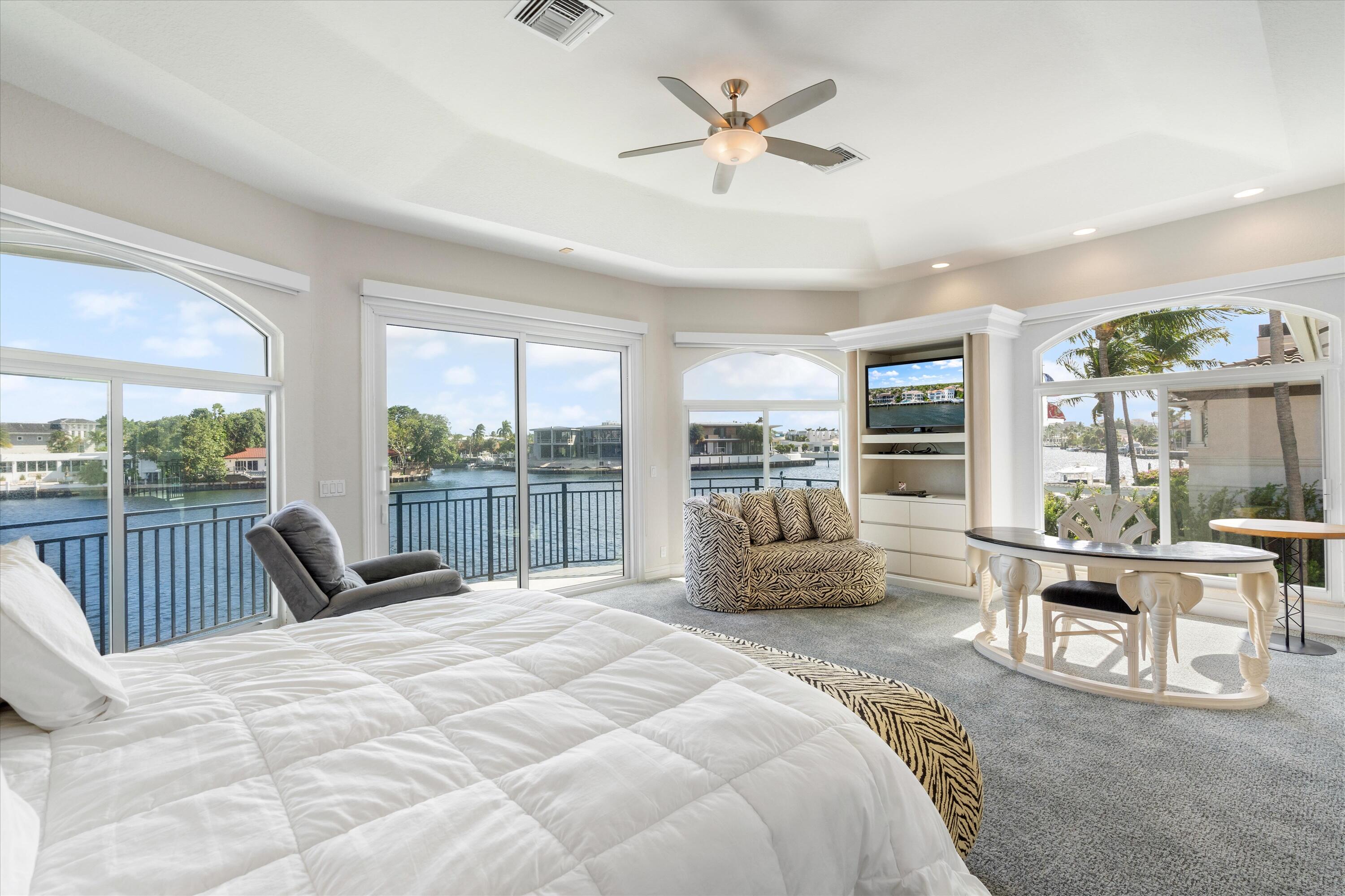 660 Golden Harbour Drive