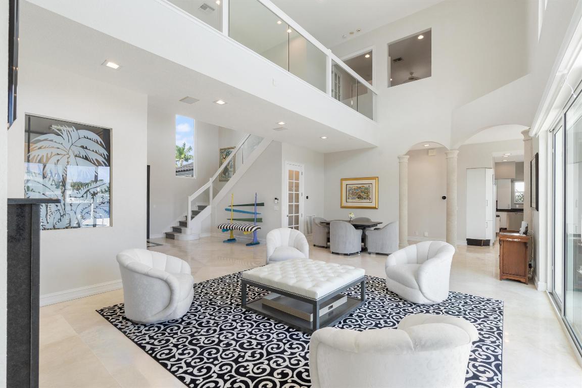 660 Golden Harbour Drive