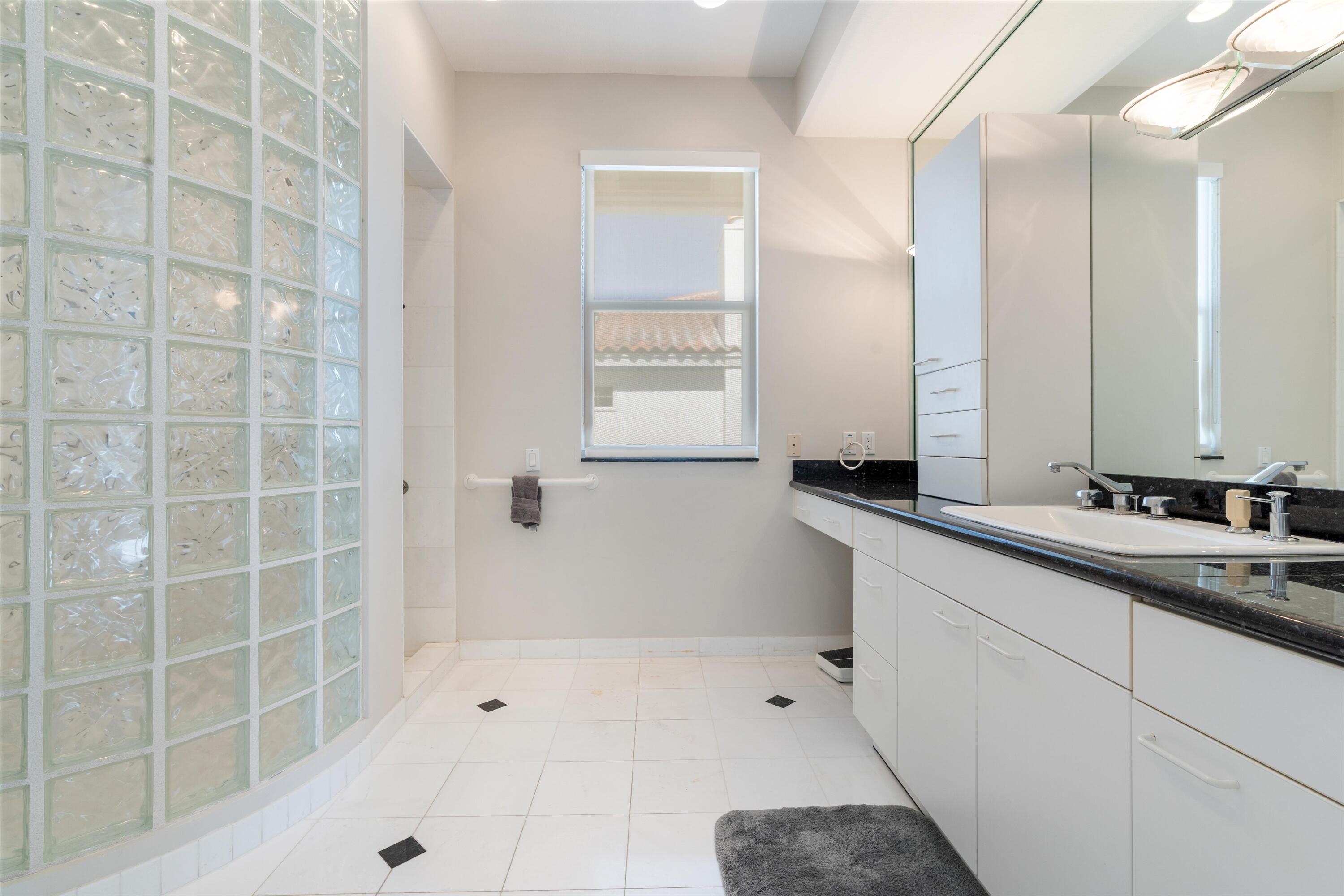 660 Golden Harbour Drive