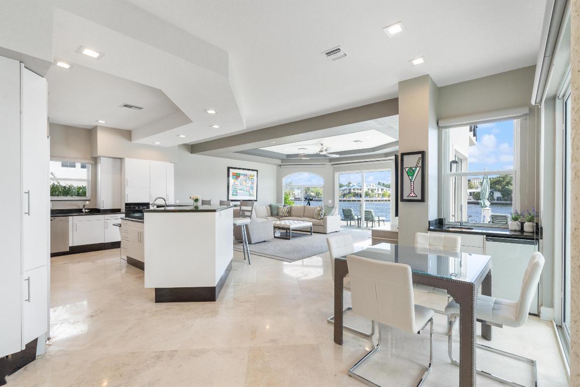 660 Golden Harbour Drive