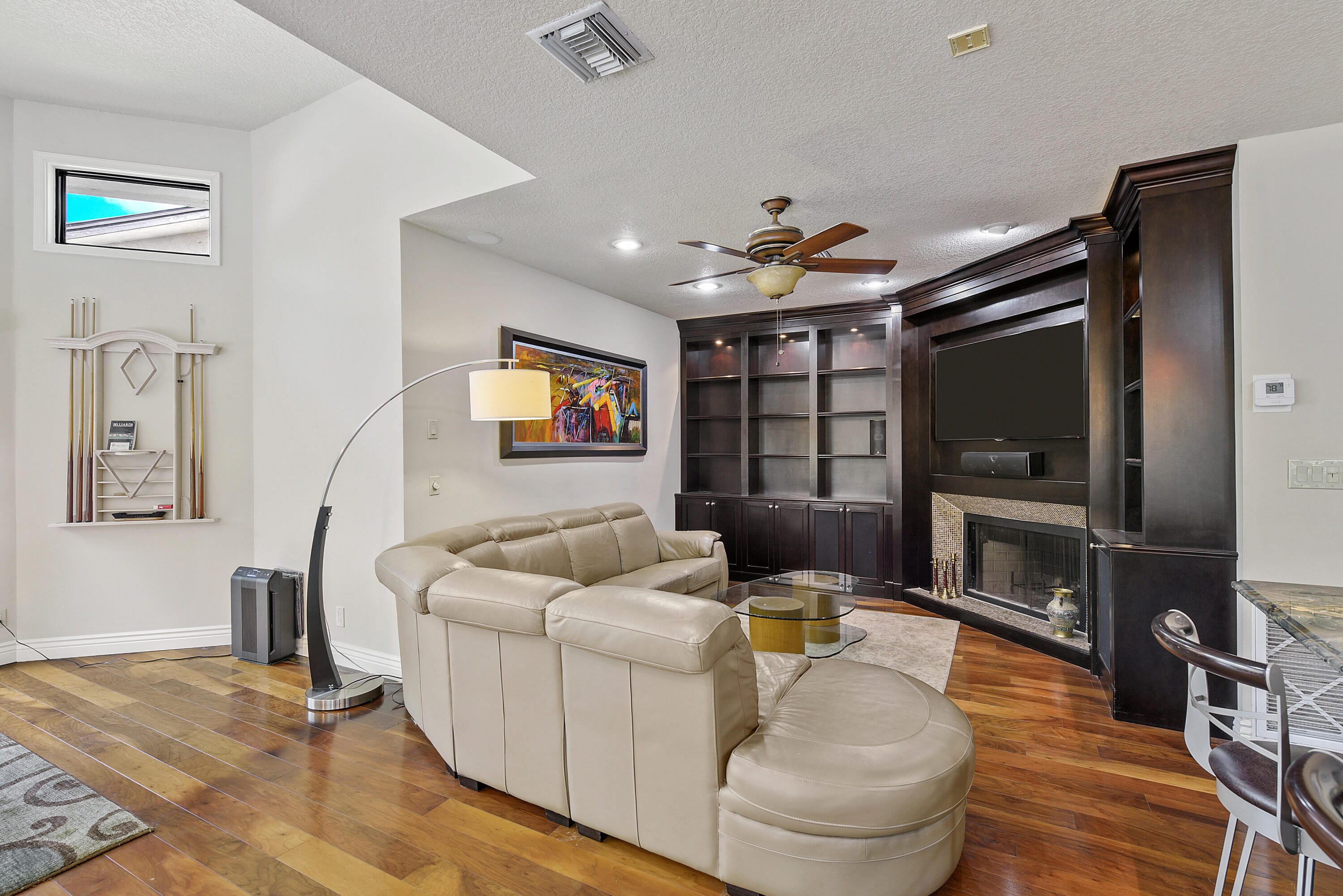 1925 Parkside Circle S