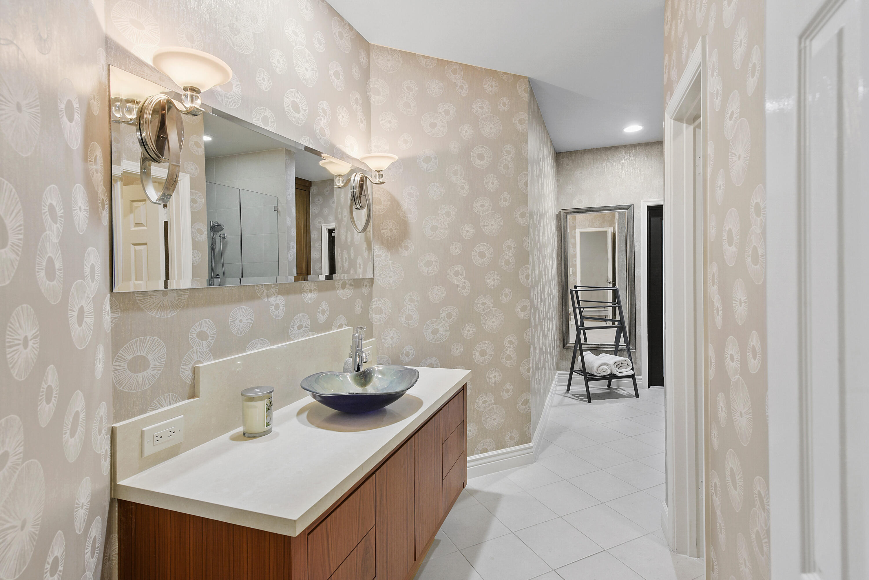 1925 Parkside Circle S