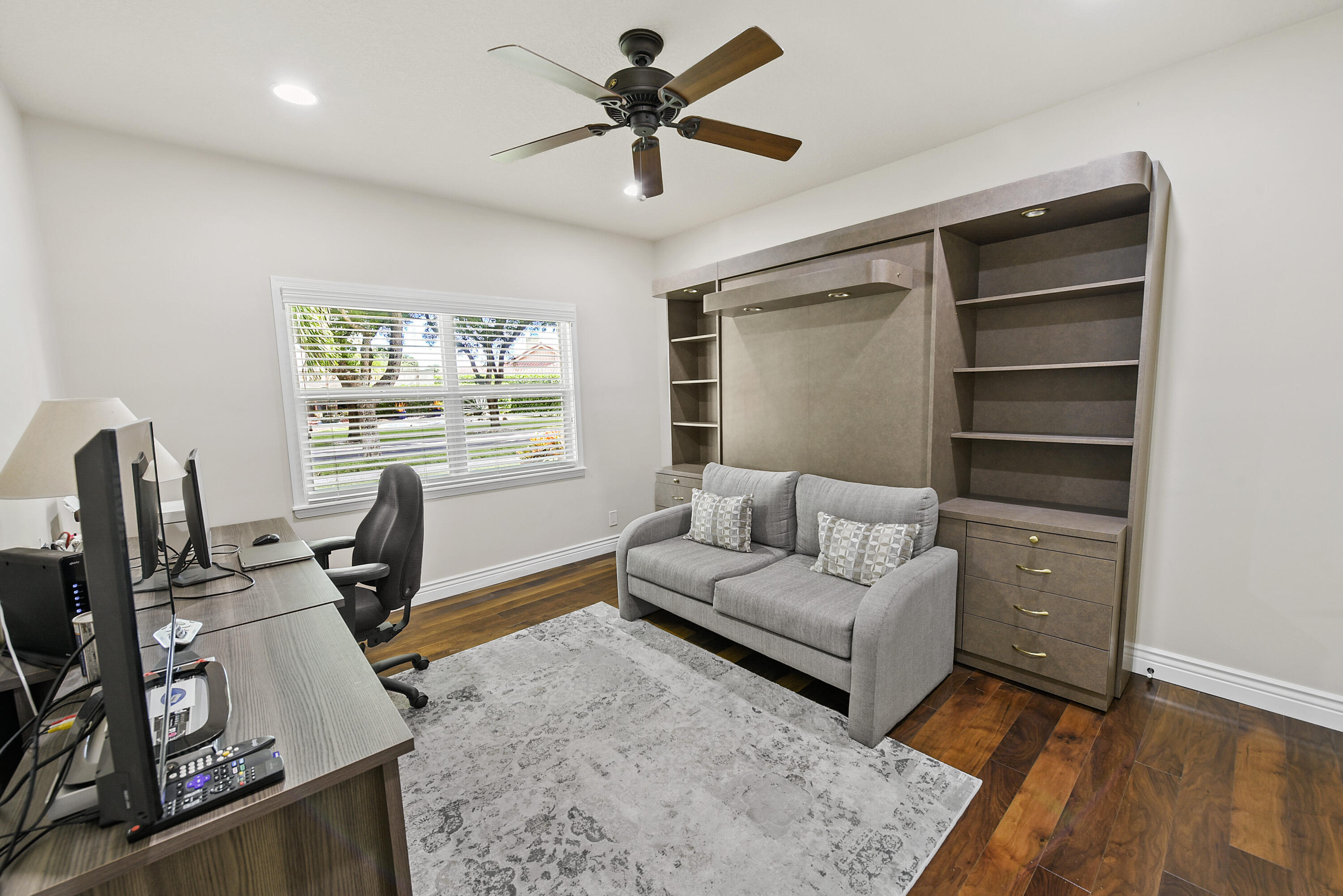 1925 Parkside Circle S