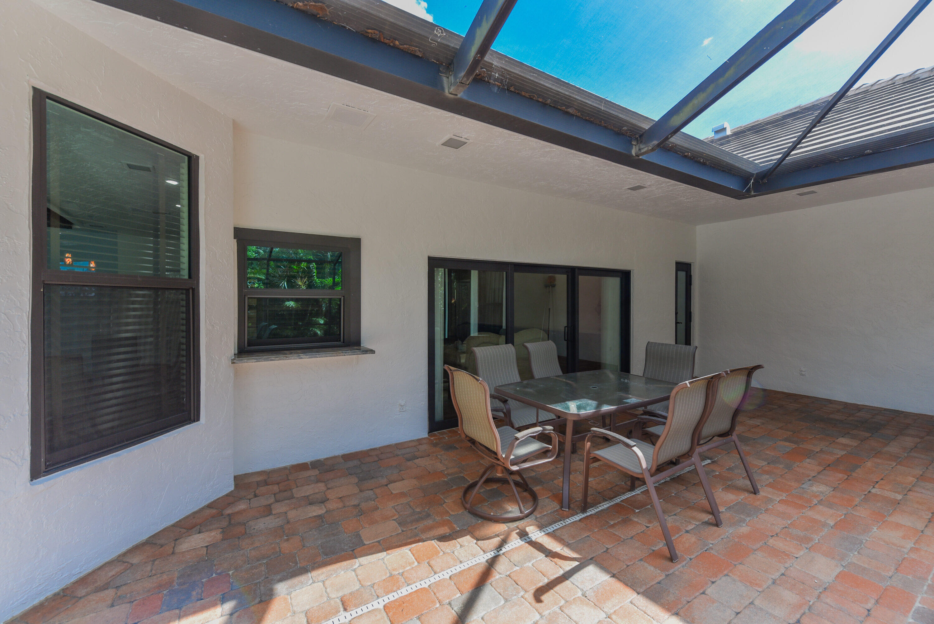 1925 Parkside Circle S