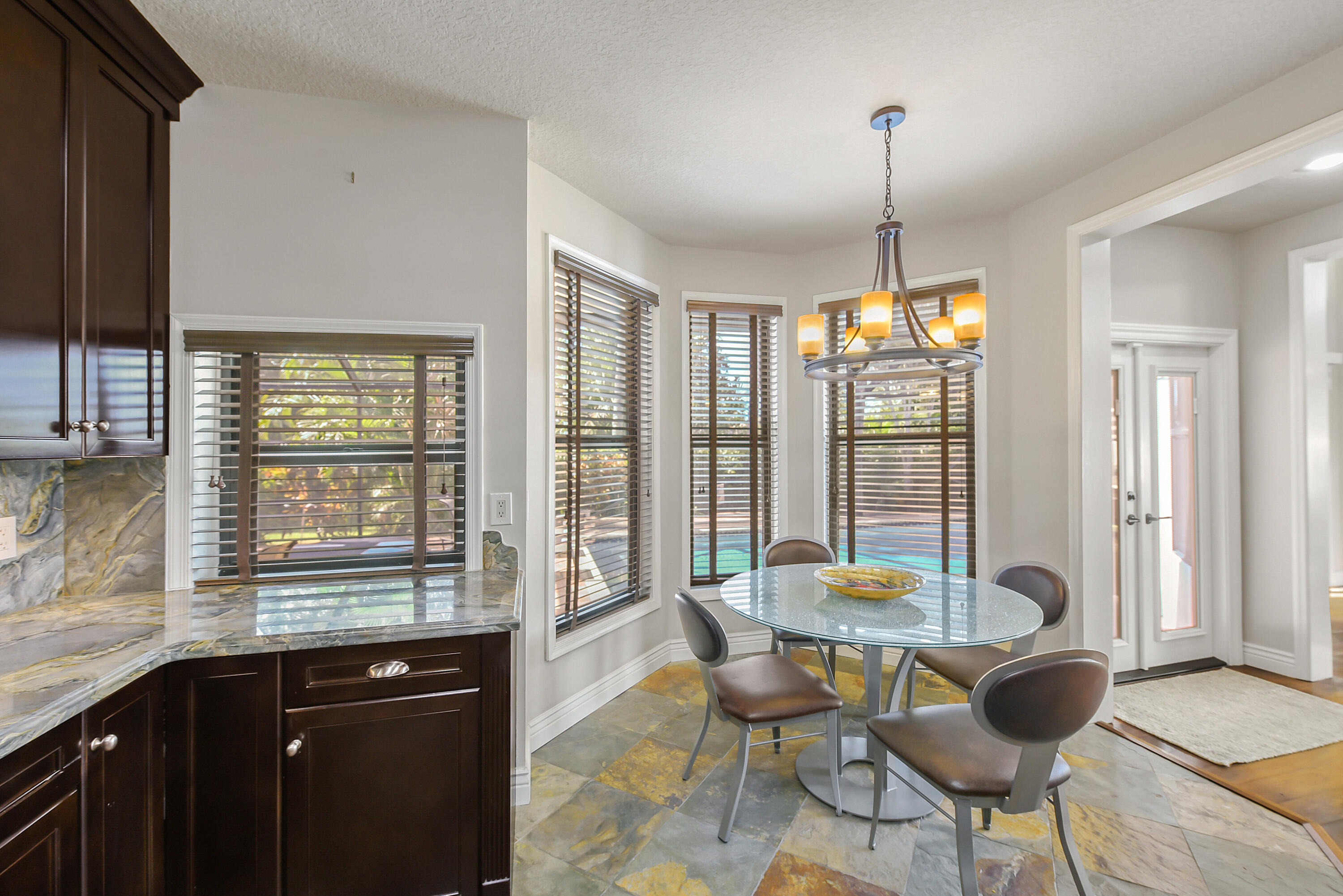 1925 Parkside Circle S