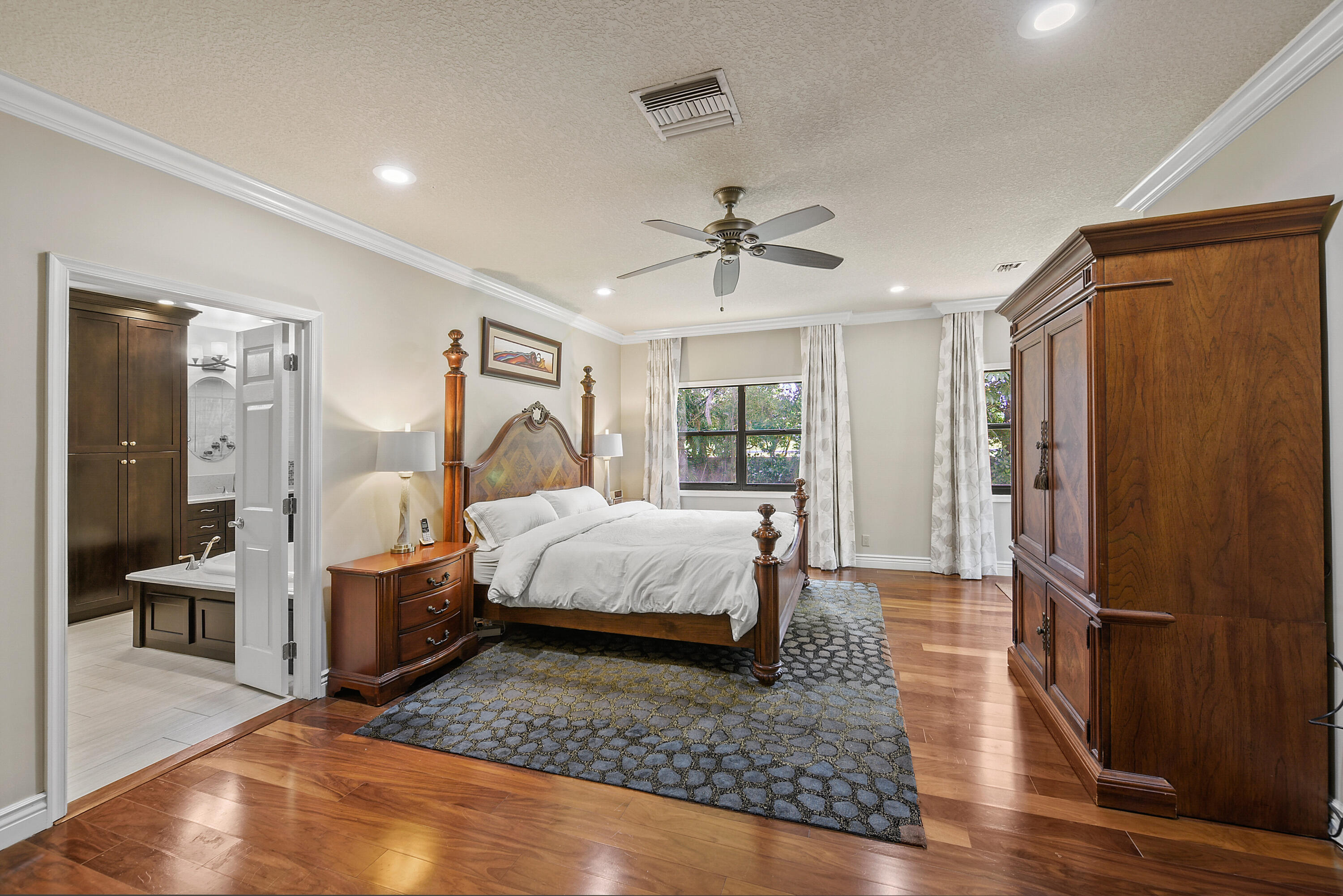 1925 Parkside Circle S