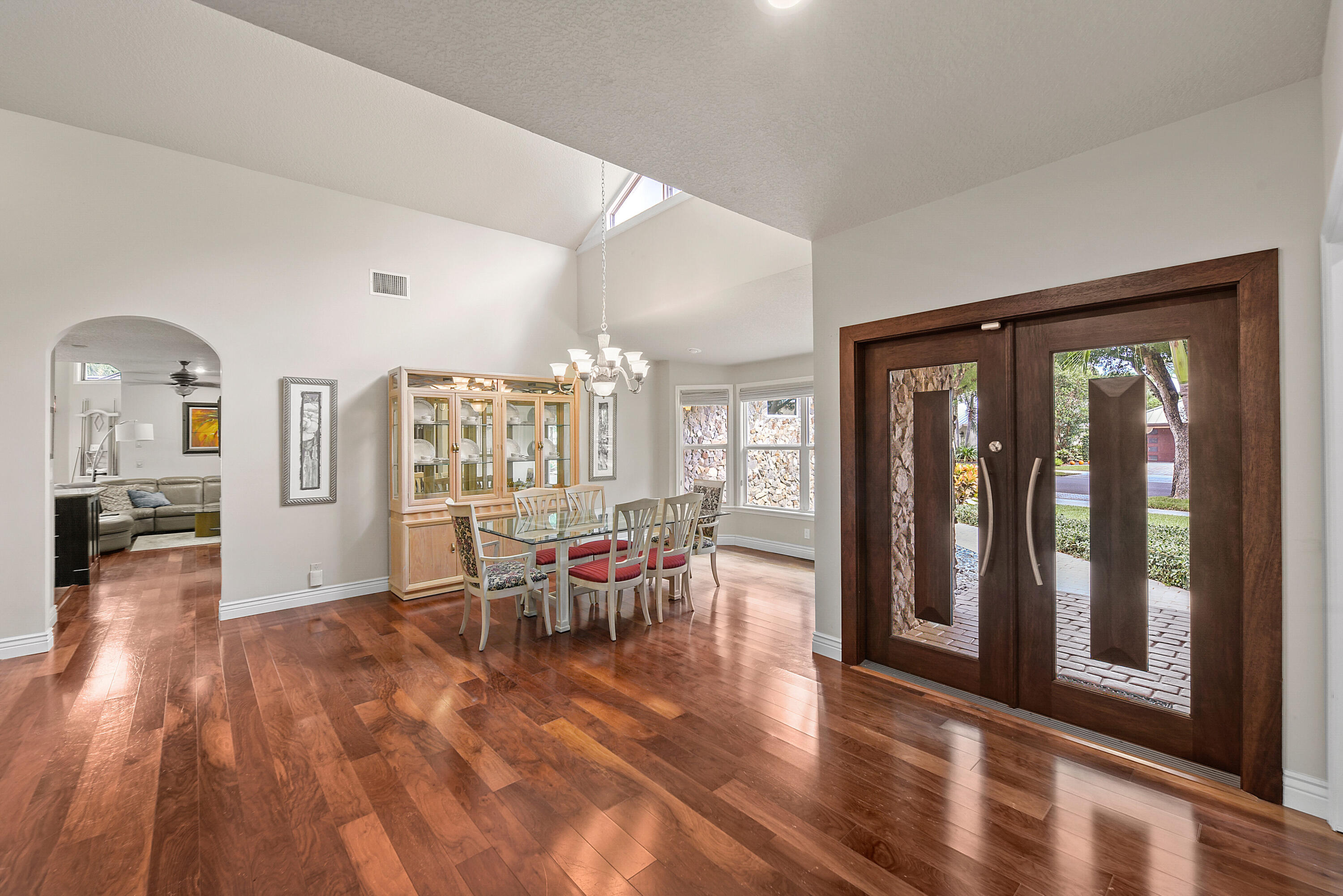 1925 Parkside Circle S