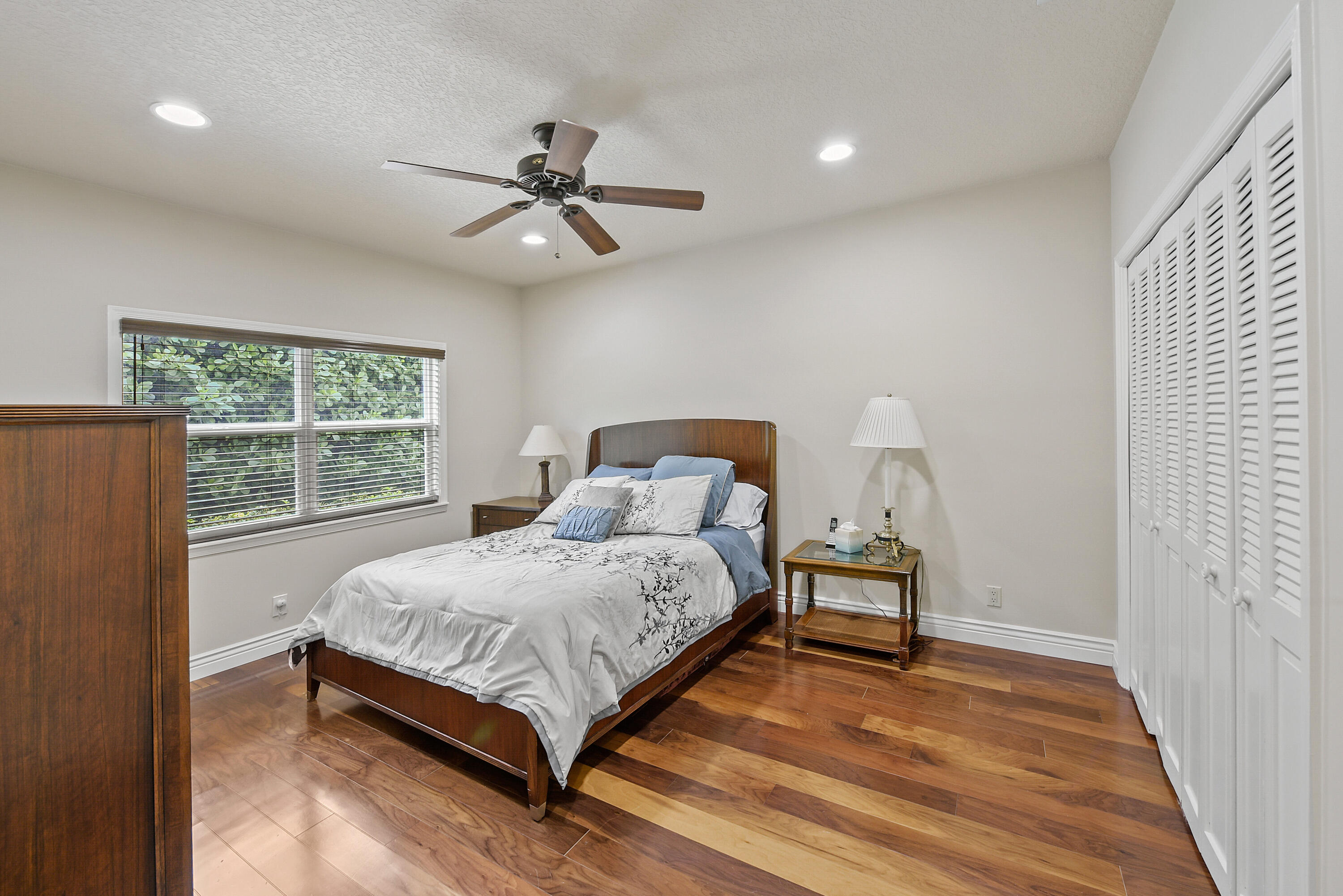 1925 Parkside Circle S