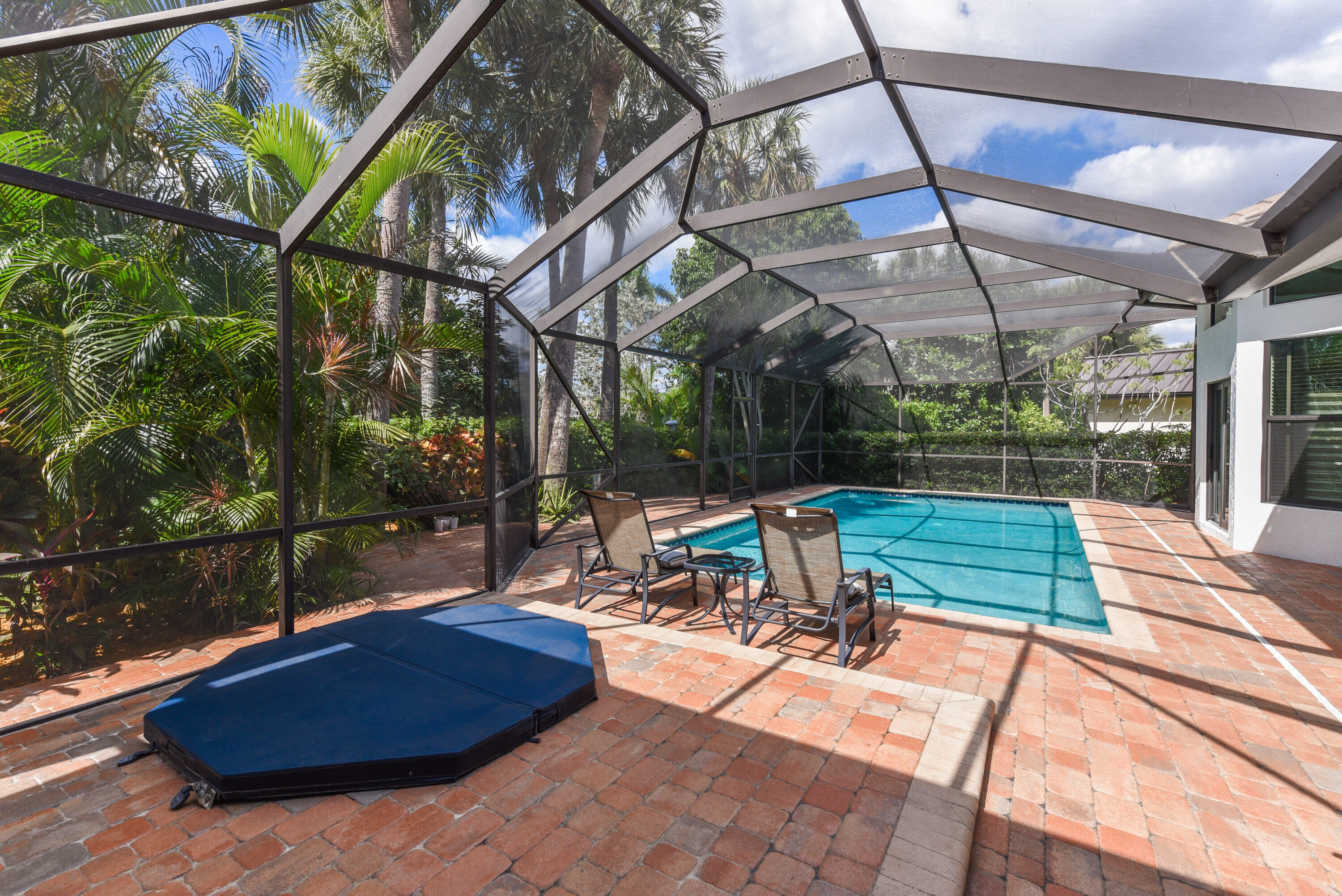 1925 Parkside Circle S