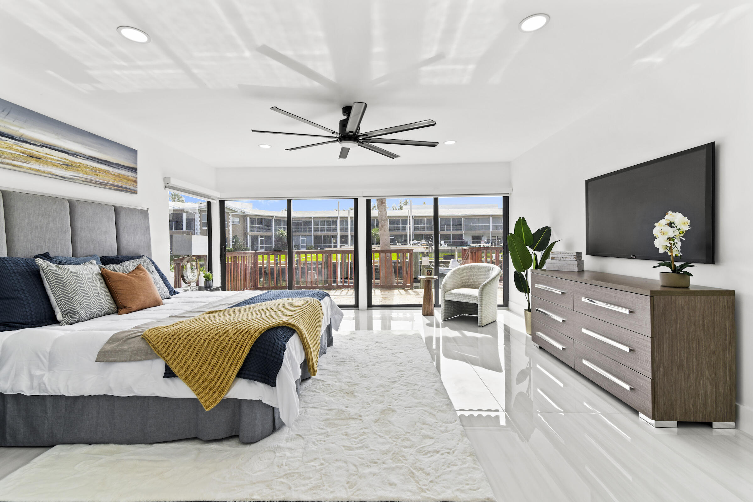 680 NE Harbour Drive