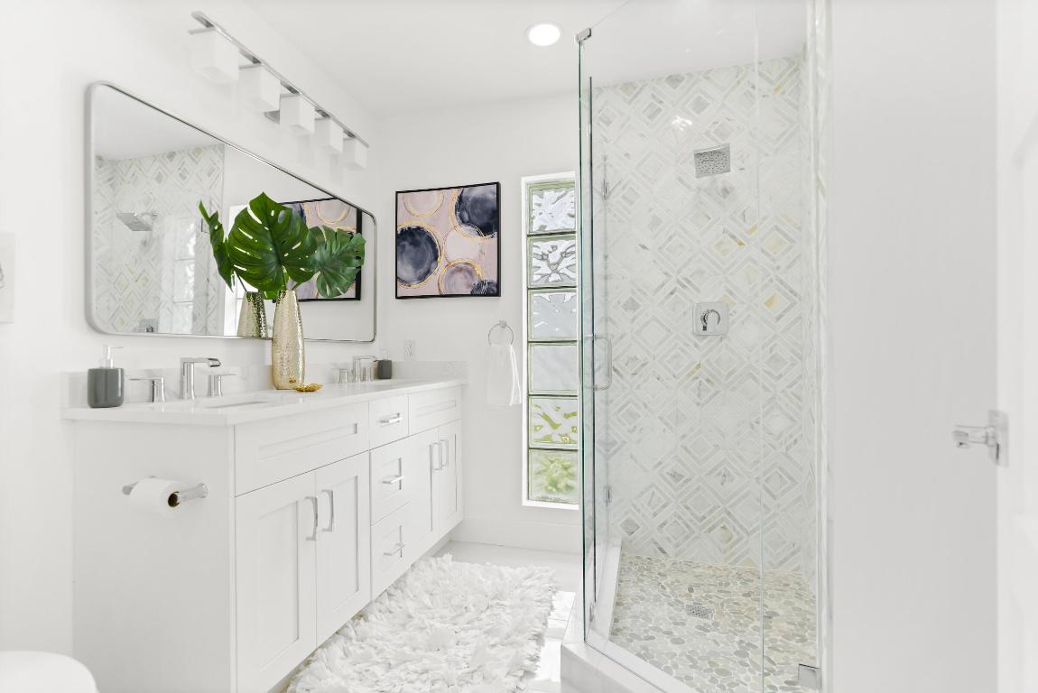 680 NE Harbour Drive