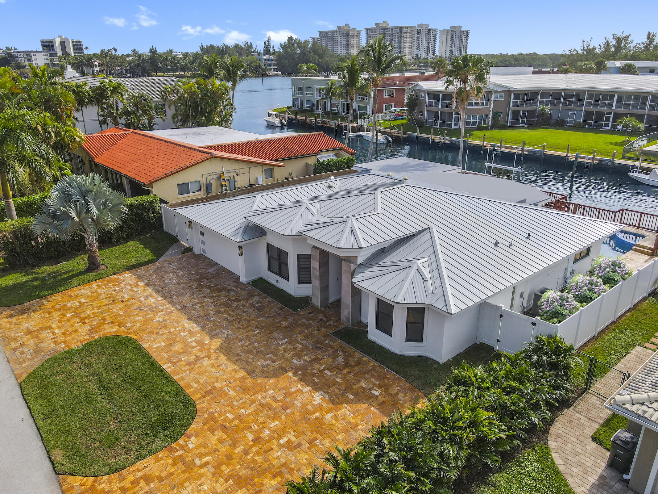 680 NE Harbour Drive