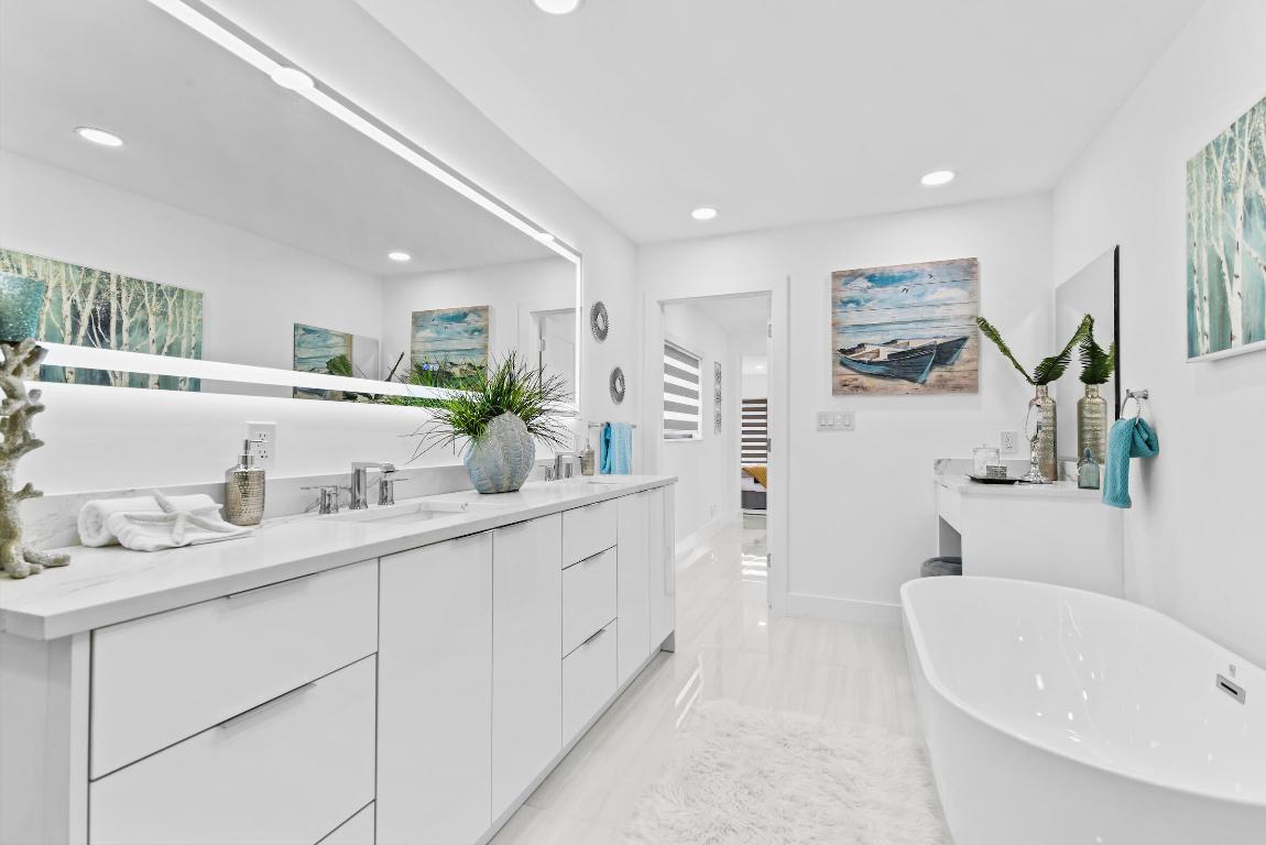 680 NE Harbour Drive