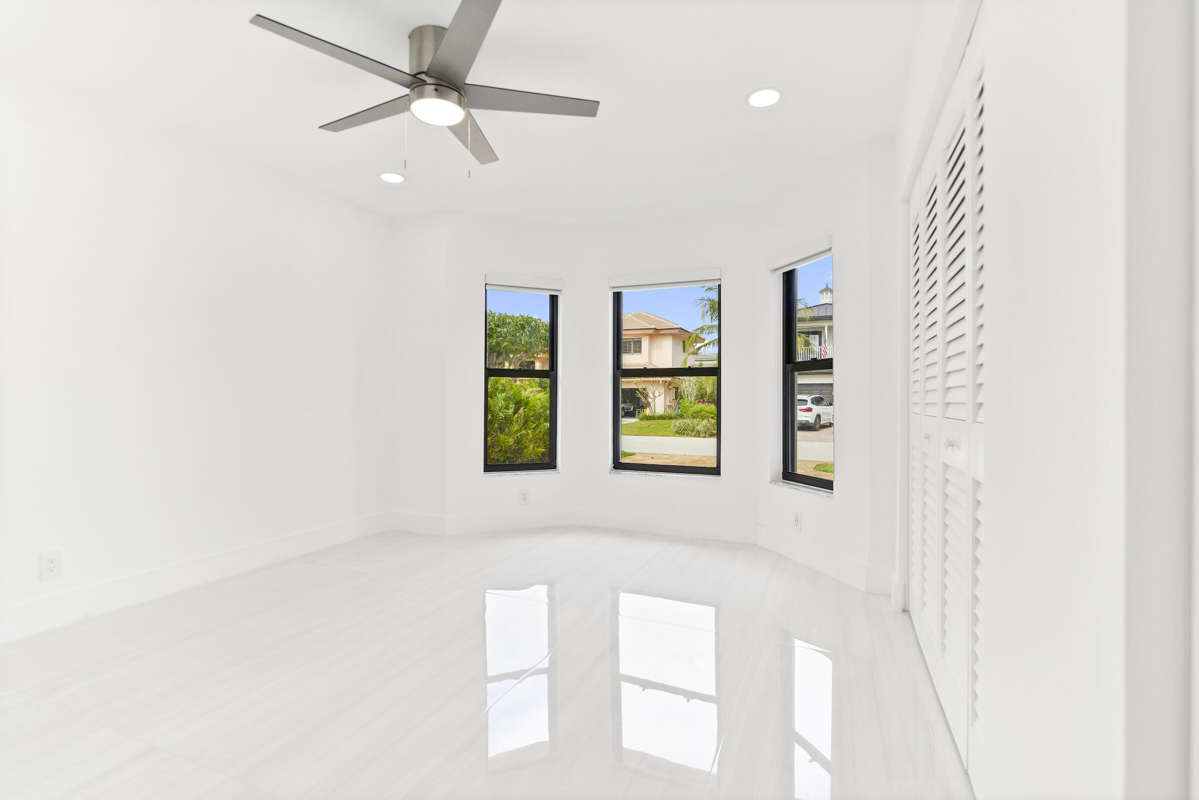 680 NE Harbour Drive