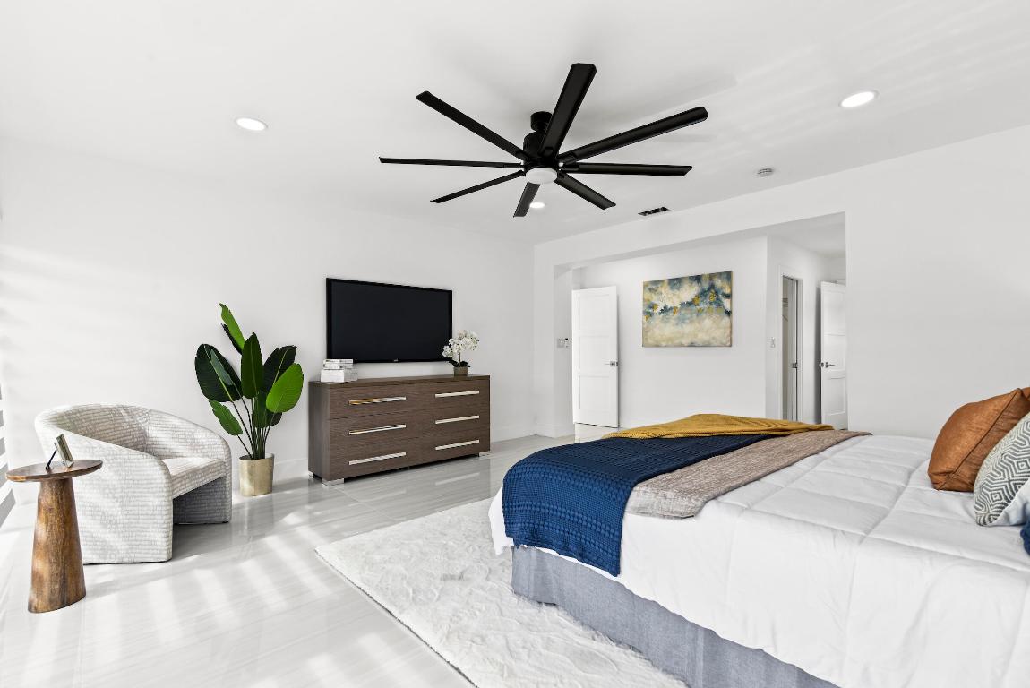 680 NE Harbour Drive