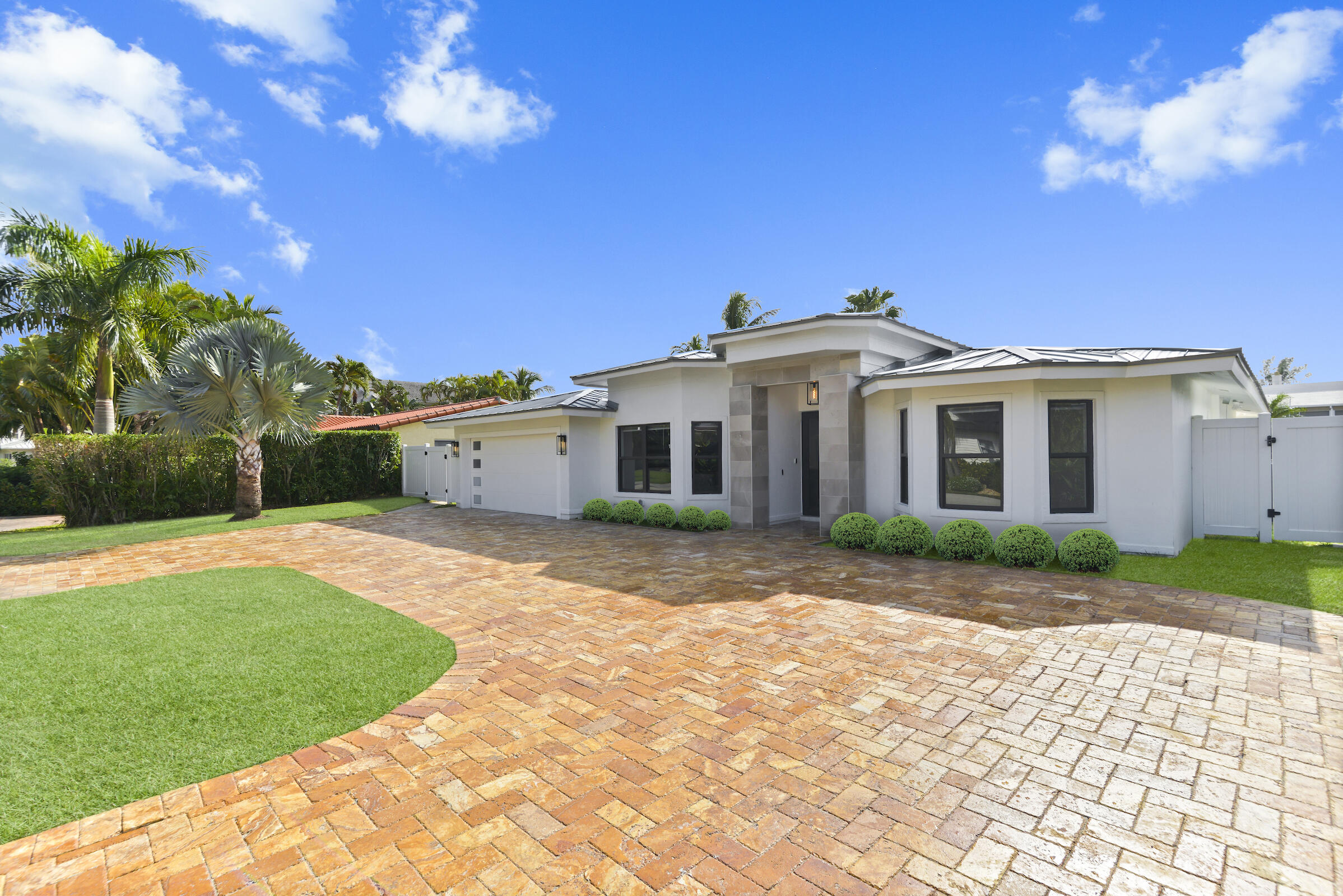 680 NE Harbour Drive