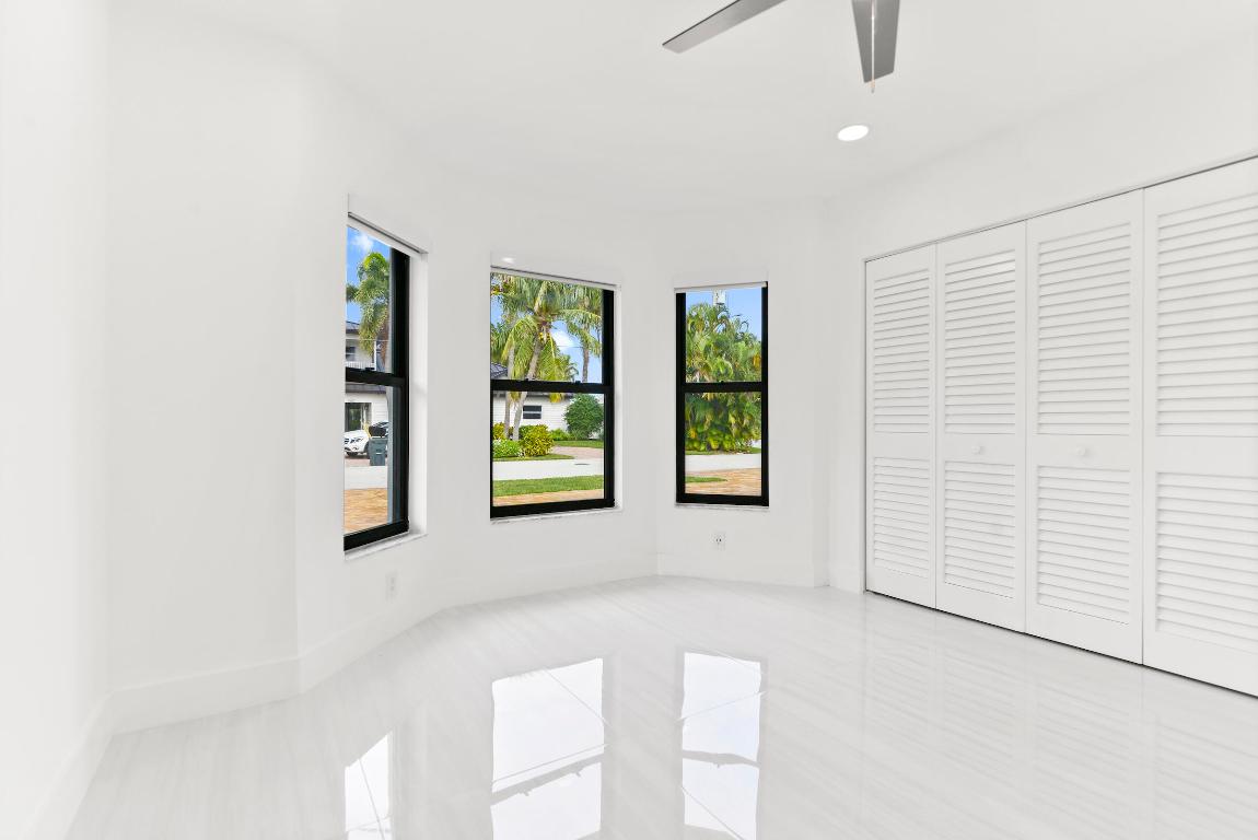 680 NE Harbour Drive