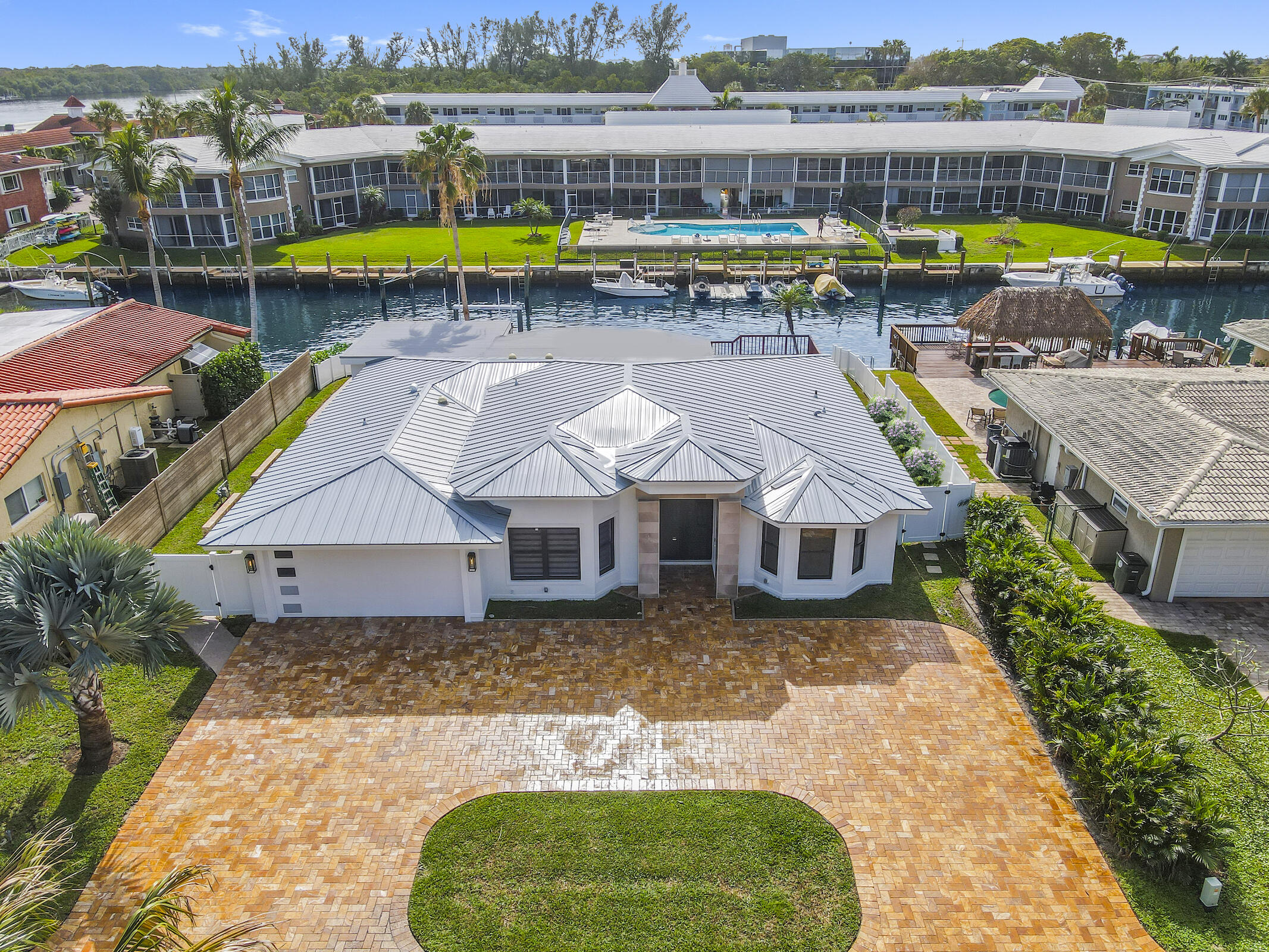 680 NE Harbour Drive