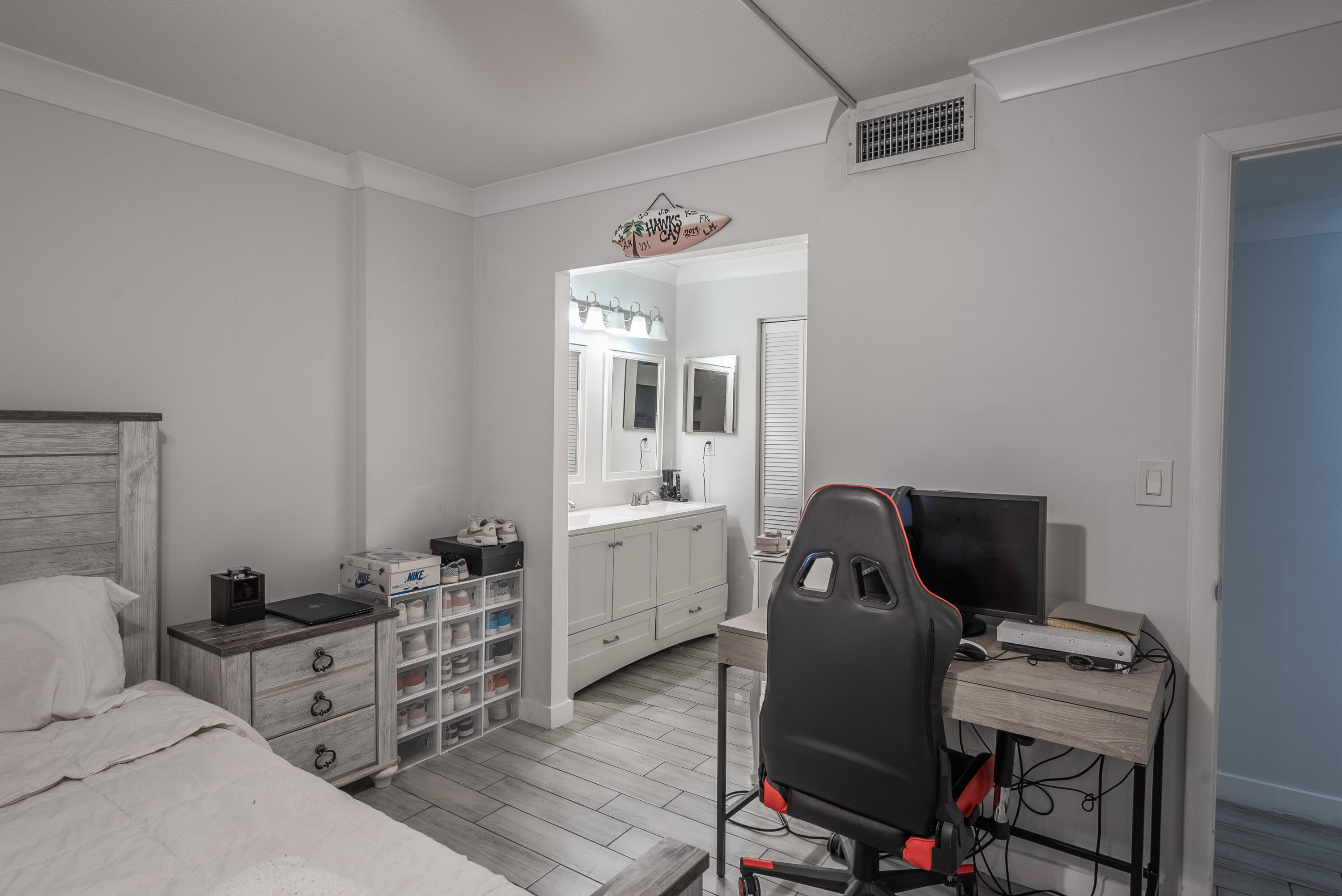 8 Royal Palm Way 203