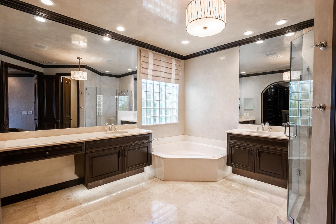 9695 Parkview Avenue