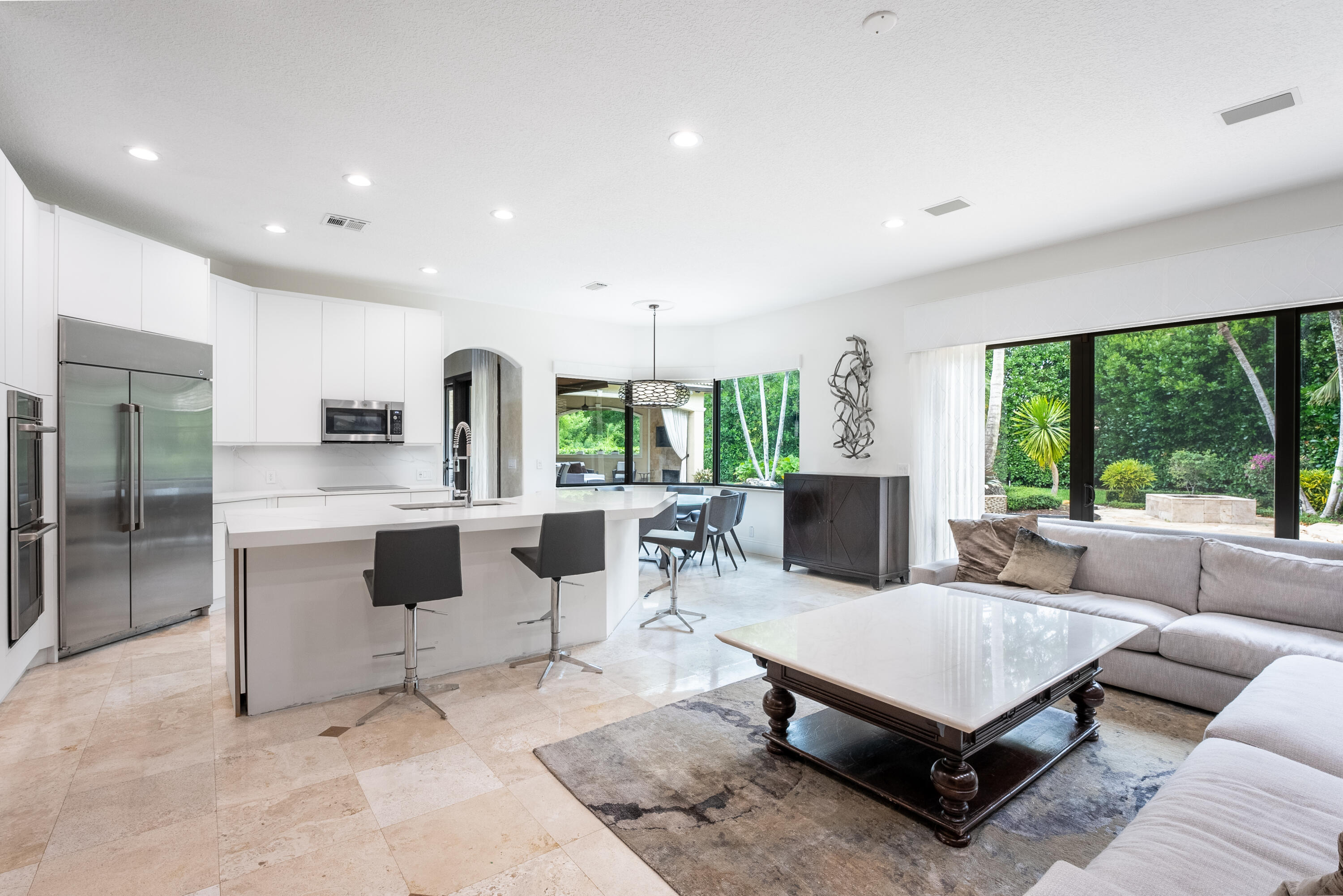 9695 Parkview Avenue