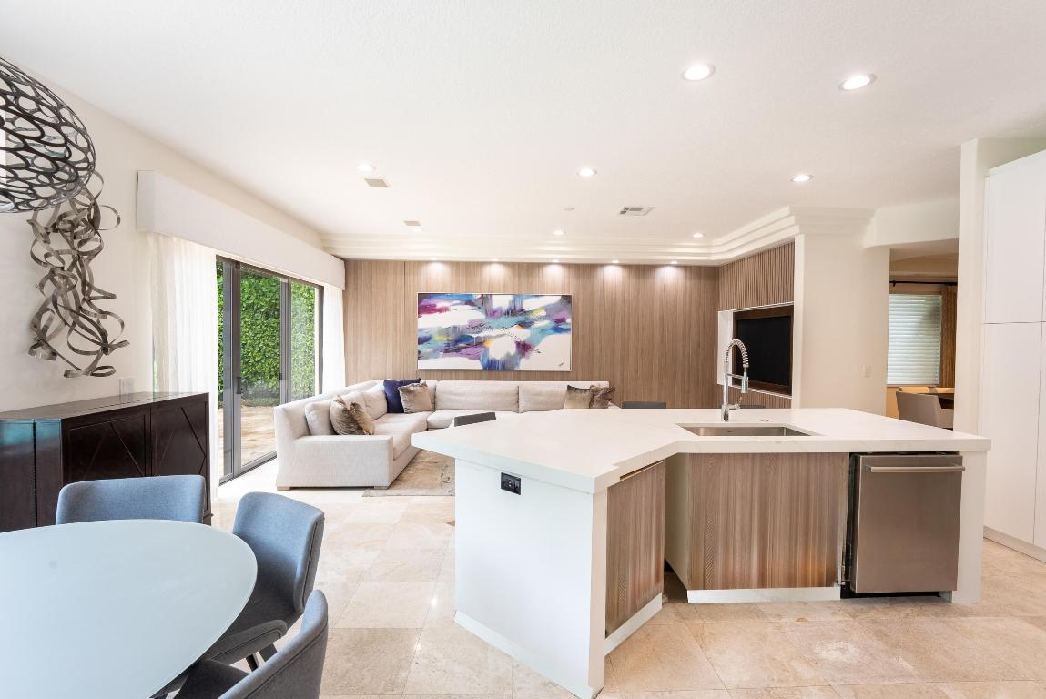 9695 Parkview Avenue