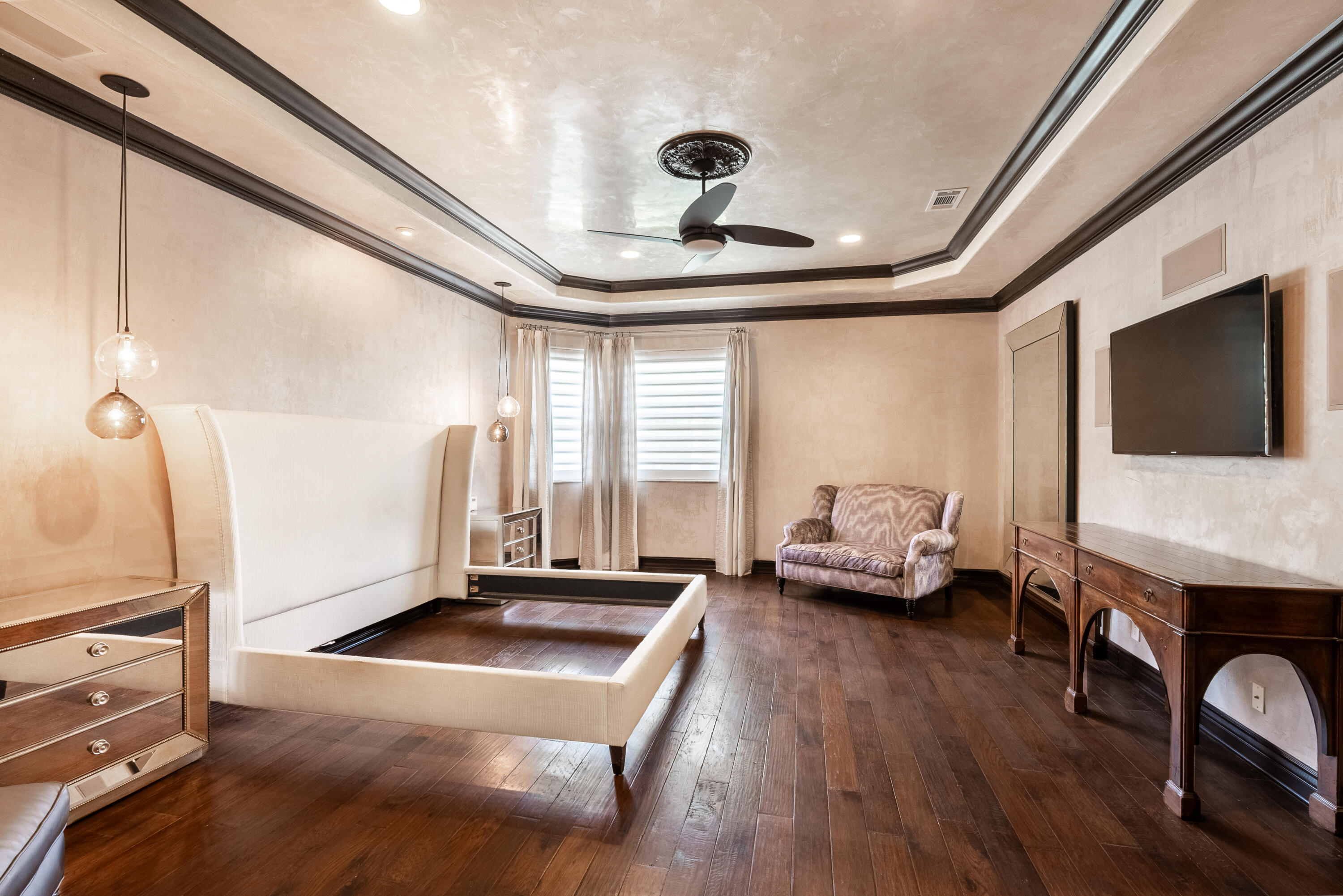 9695 Parkview Avenue