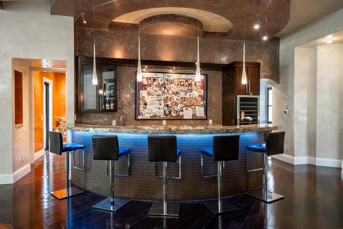 9695 Parkview Avenue